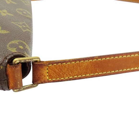 Louis Vuitton Musette - Picture 9 of 15